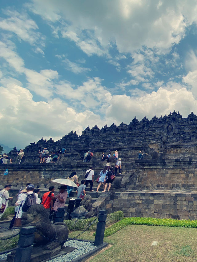 History Among Stupas🏯