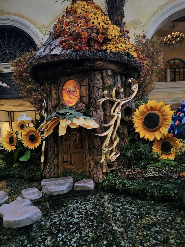 A world of floral wonder within reach. 🌸💰🌿 