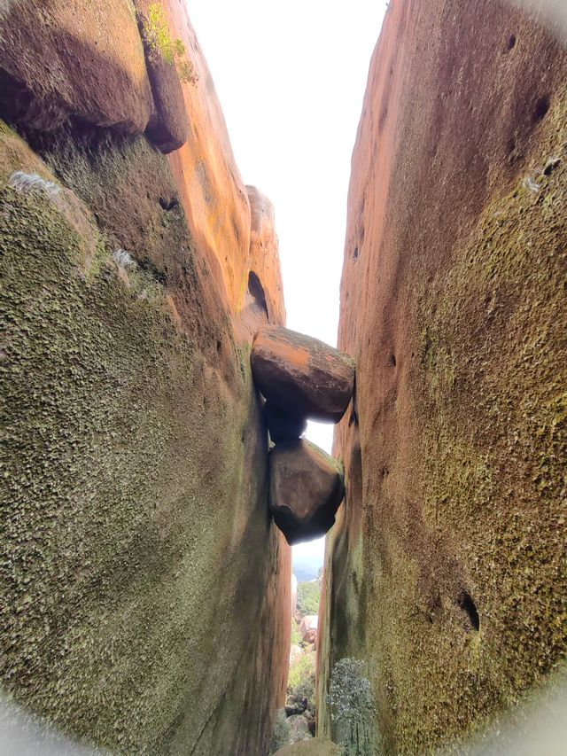 奇峰怪石，大自然的鬼斧神工，愛好爬山的來這裡