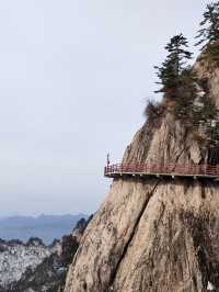 老君山的絕壁棧道