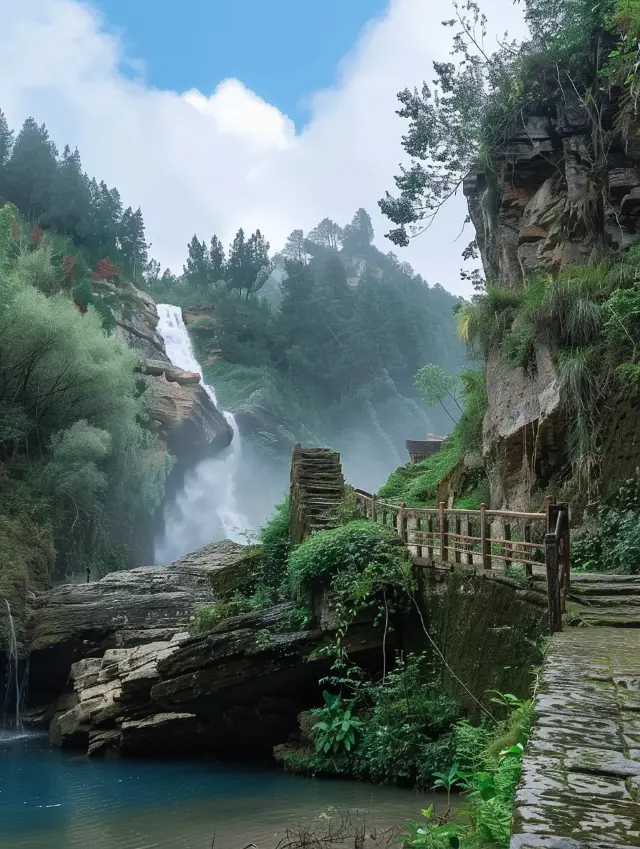 One-Day Tour Around Chongqing: The Fantastical Journey to Huaying Mountain Tianyi Valley