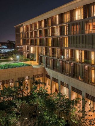 🌟 Accra's Luxury Oasis: Kempinski Hotel Gold Coast 🌴✨