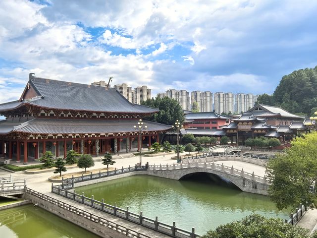 旗山萬佛寺。