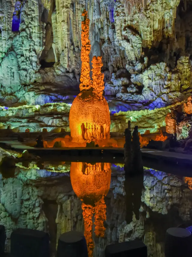 A stunning 18-degree cave world. 