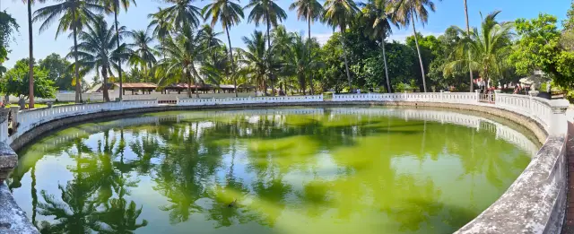 พระราชวังที่แม้แต่หมวกก็ไม่สามารถสวมเข้าไปได้