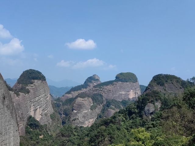 橫跨兩省的景區有多大魅力——八角寨景區。