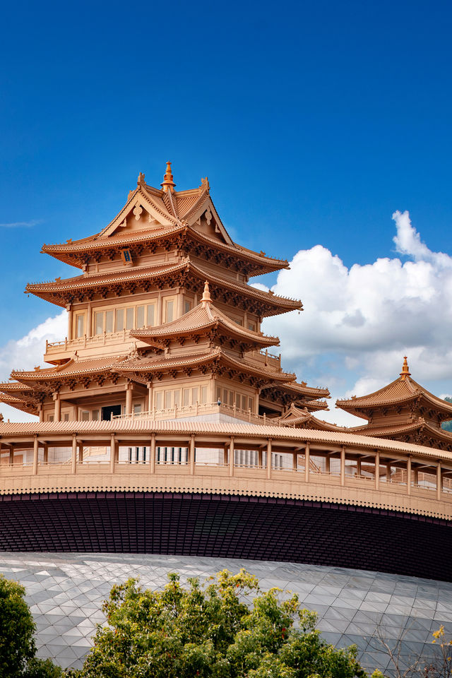 現實版天宮，寧波奉化彌勒聖壇。