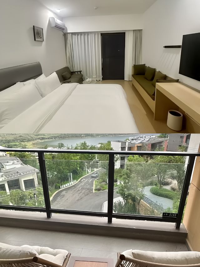 呢個抚仙湖嘅景色真係靚到震撼。