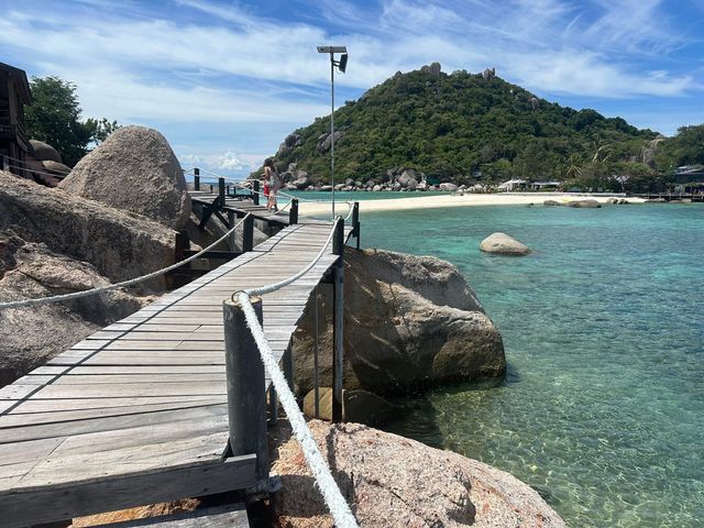 諾拉布里溫泉度假酒店 – 迷人海灘度假地