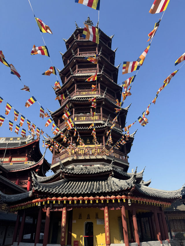 Wuxi Two-Day Travel Guide: Explore Yuantouzhu and Nanchang Street 🌸🏞️**  **Day 1: Yuantouzhu (Tu