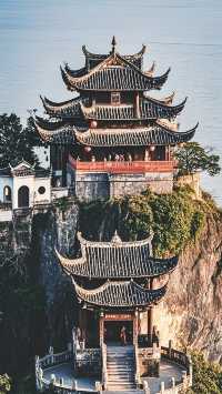 長江明珠——重慶石寶寨：歷史與自然交織的瑰寶