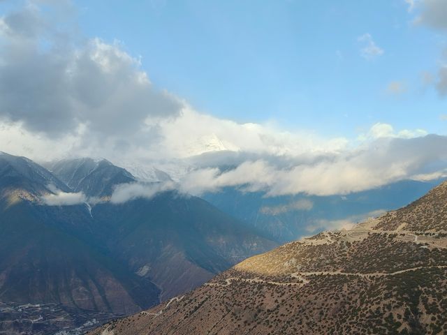 探索藏地神山的聖潔與壯美——梅里雪山