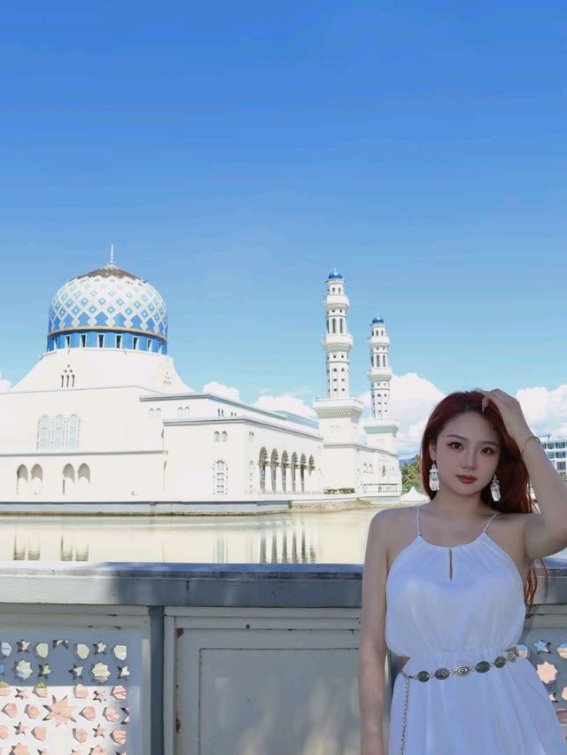 Masjid Bandaraya Kota Kinabalu is truly breathtaking♥️