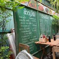 曼谷老城區慢活指南🌸兩間百年古宅泰料店挖到寶！