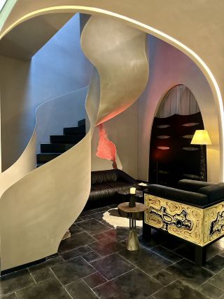 Changsha!! This standalone pool hotel feels like a vacation in Bali!