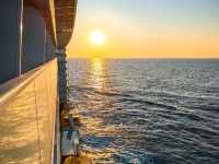 🌅 Golden Hour on the Spectrum of the Seas