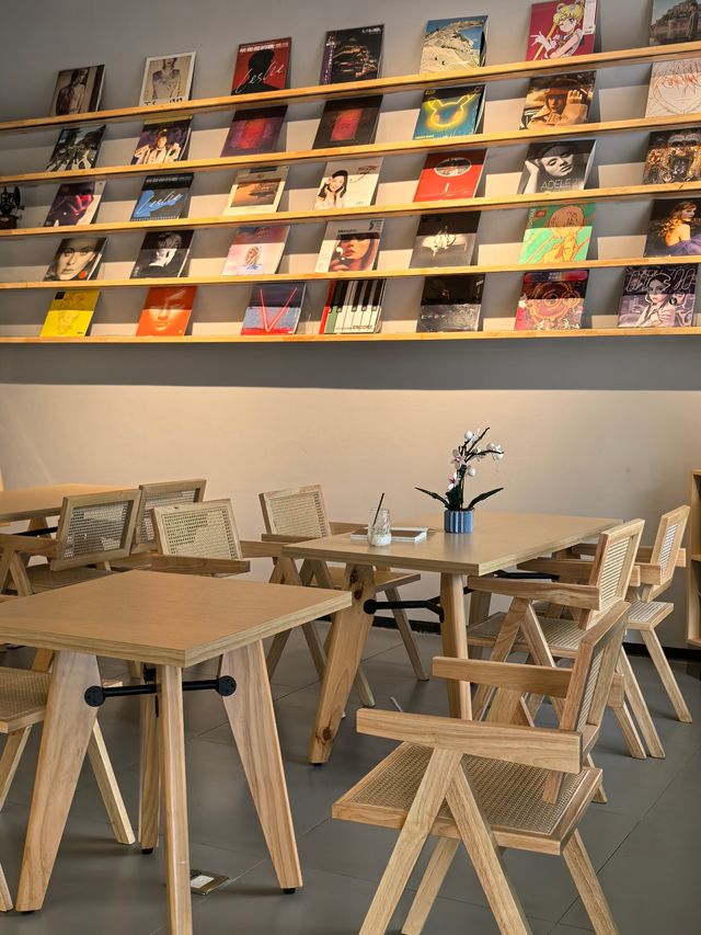 南寧工業風咖啡店，施馬咖啡工廠店，童趣滿滿！