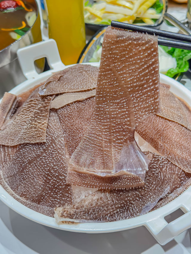 呢間牛肉火鍋真係正到爆！連湯底都想飲清光
