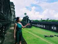 Angkor Wat Bas-relifes: Where Stone Whispers Devotion
