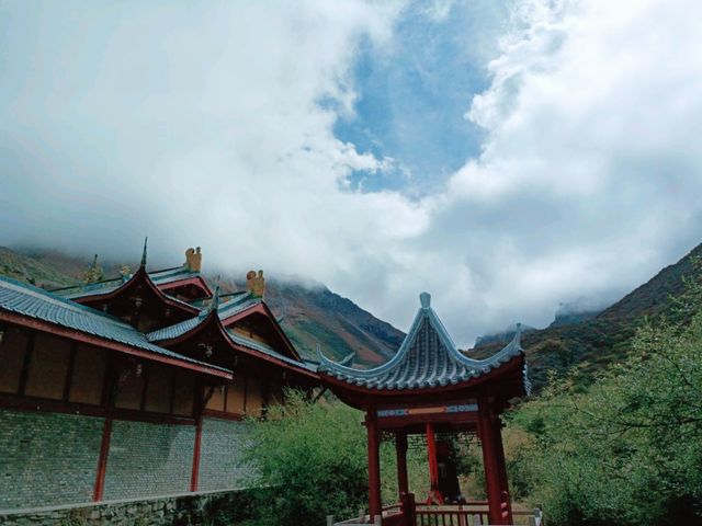 Into the Wild: Exploring Gaoligong’s Breathtaking Valleys and Trails Into the Wild: Exploring Gaoligong’s Breathtaking Valleys and Trails