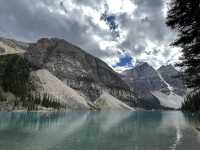 加拿大雙湖一日遊｜路易斯湖划船+偶遇小熊！小費&觀熊攻略都在