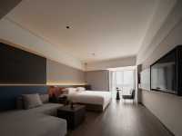 藍色幾何酒店新鄭機場店 | 機場接駁直接變成「頭等艙」，懶人入住太香了！ 新鄭 > 藍色幾何酒