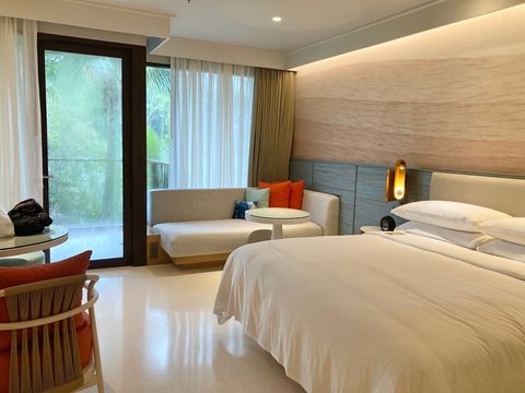 Tranquil Escape in a Modern Oasis