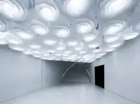 芬蘭這個美術館就像是廣場上平地冒出的泡泡