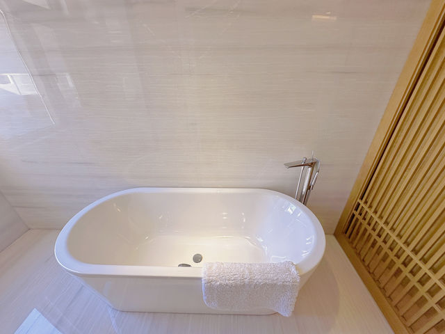 在陽台就可以看到蒼山上的白雪！