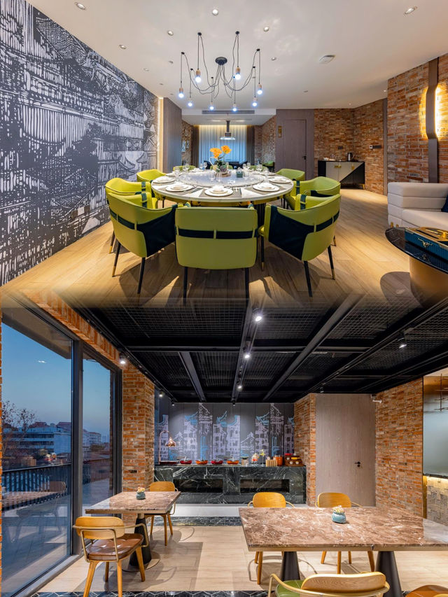 武漢住這兒封神！陽台直怼黃鶴樓，昙華林裡的寶藏酒店