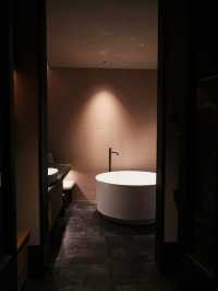 鐘樓旁回民街樓上,躺進老城的鬆弛裡