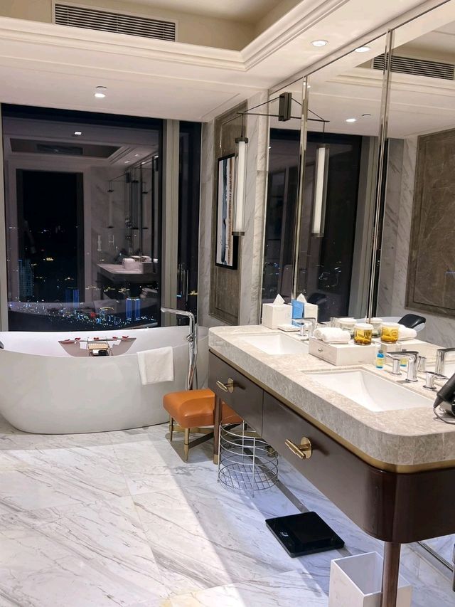 A Perfect Chongqing Retreat at The Lixury, Unbound Collection by Hyatt