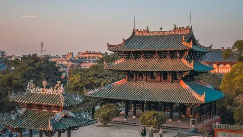 광시 진무각, “네 기둥이 공중에 떠 있다” 400년 넘게 무너지지 않음 — traveler post in 위린