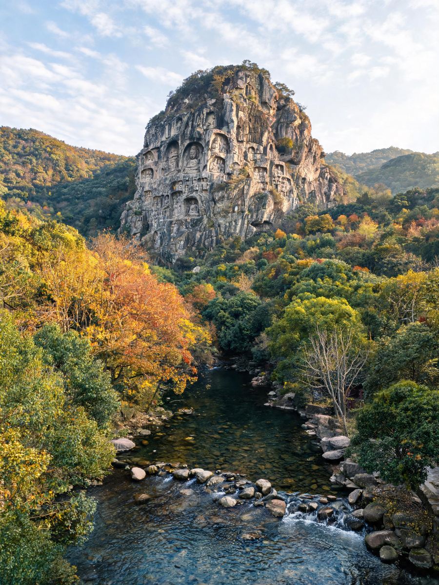 Explore Feilai Peak in Hangzhou and experience its unique local