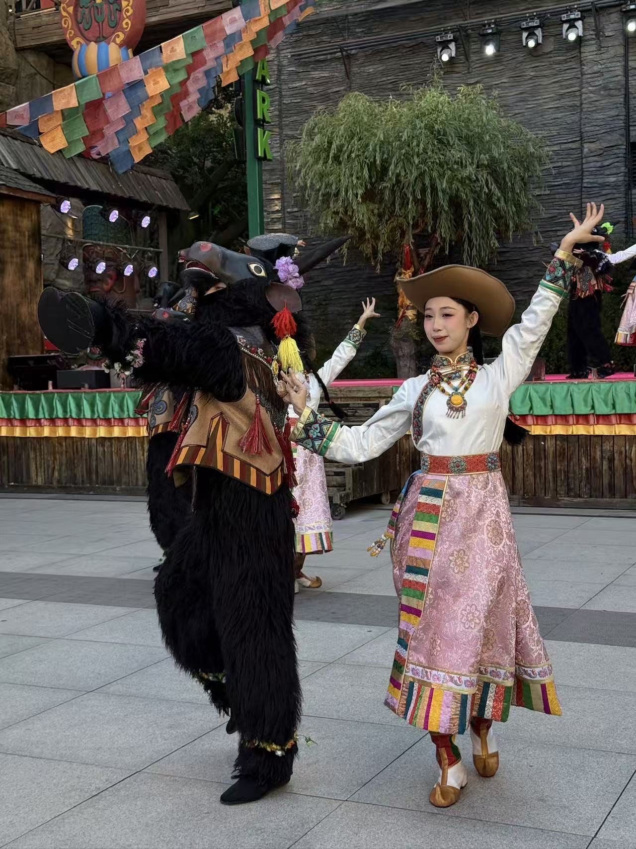 Jiuzhaigou Eternal Love | Immerse Your Parents in an Epic Tibetan Feast