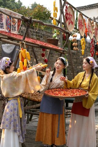 Skip the crowds at Huangshan this National Day! You won't want to leave this ancient town in Chizhou