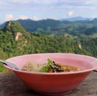 หนาวนี้ที่ ร้านก๋วยเตี๋ยวห้อยขา บ้านจ่าโบ่