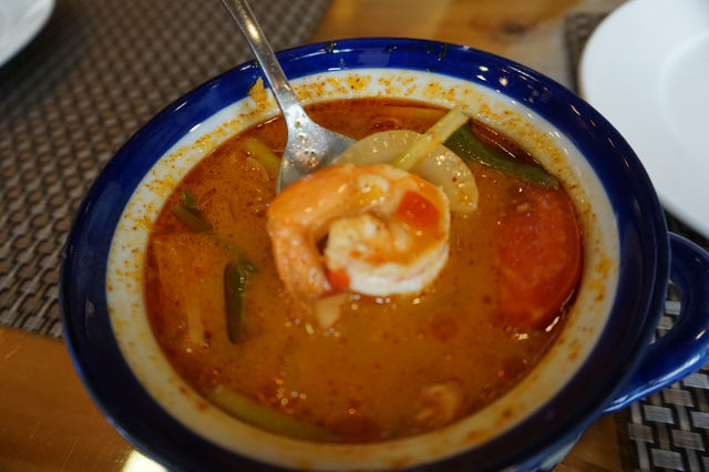 ร้านอาหารปิ่นโต หาดกะรน 