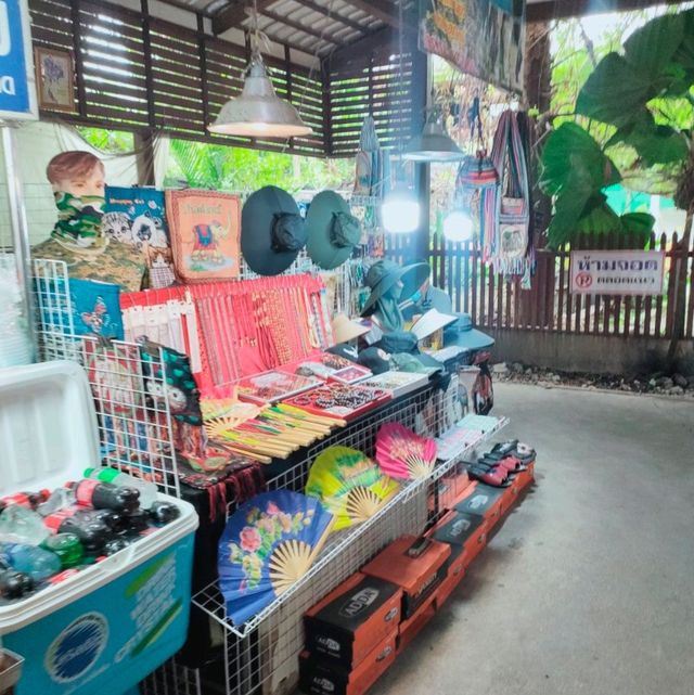 ตลาดน้ำวัดดอนหวาย
