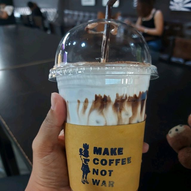 ดื่มกาแฟชิลๆ ที่ร้าน "F.A.C.T"☕️