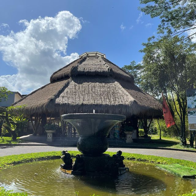 Bale udang 水上餐廳，悠閒的用餐，價位稍高，但很值得