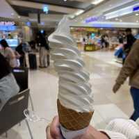 新千歳空港グルメ！出来立て！きのとやのアップルパイと極上牛乳ソフトは並んででも食べたい