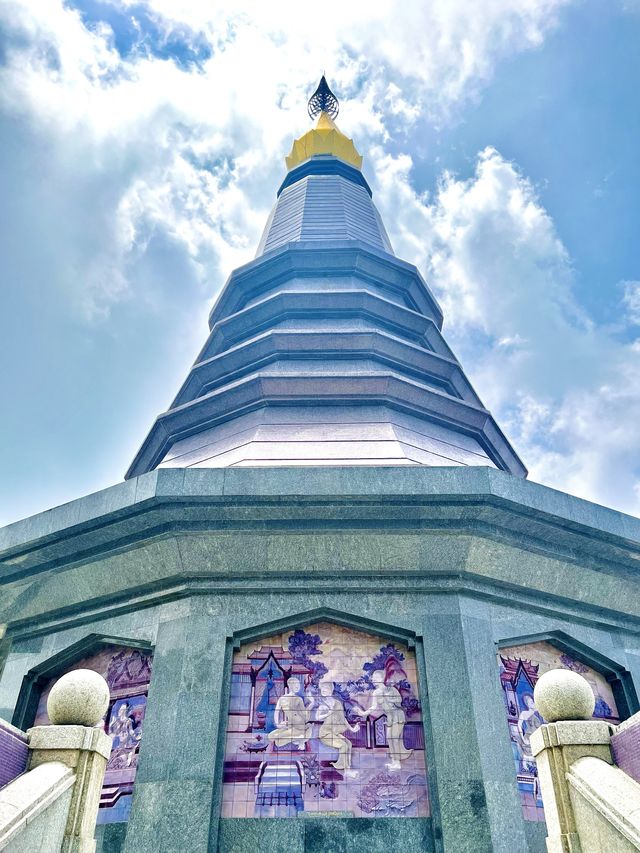The Beautiful King & Queen Pagodas⁉️🇹🇭
