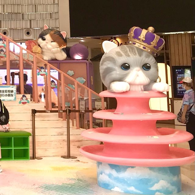 Leonlollipop at V Walk