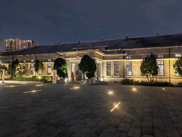 台中東區 | 帝國製糖廠台中營業所，晚上散步無敵舒適