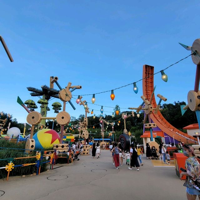 香港迪士尼樂園：魔法與夢幻相聚