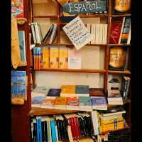 A GORGEOUS BOOKSTORE IN SANTORINI!