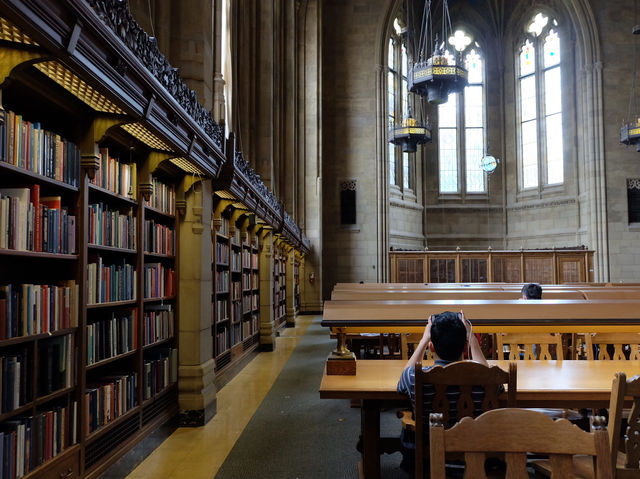 ห้องสมุดสไตล์ Hogwarts ที่ UW