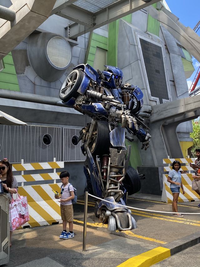 🇸🇬新加坡全世界最小的環球影城🐾懸掛式雲霄飛車🎢真刺激！