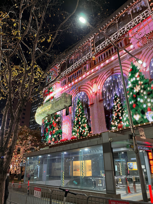 시시각각 변하는 크리스마스 미디어파사드🎄✨